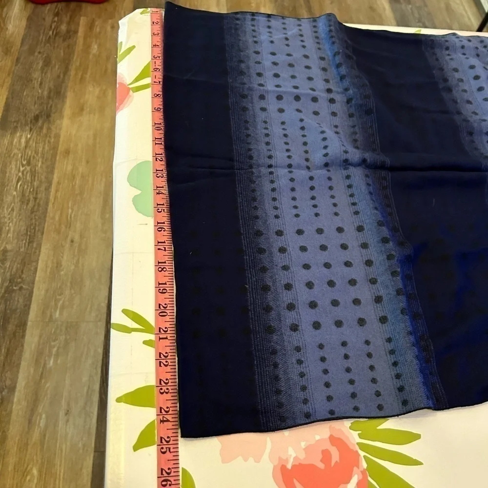 Chelsey II 100% Viscose blue hombre with polkadots scarf like new